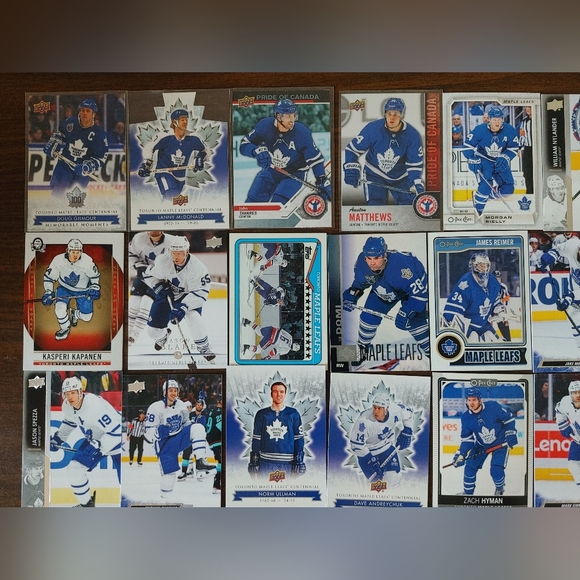 Toronto Maple Leafs 26 Card Lot (Matthews, Marner, Nylander) - Picture 2 of 4